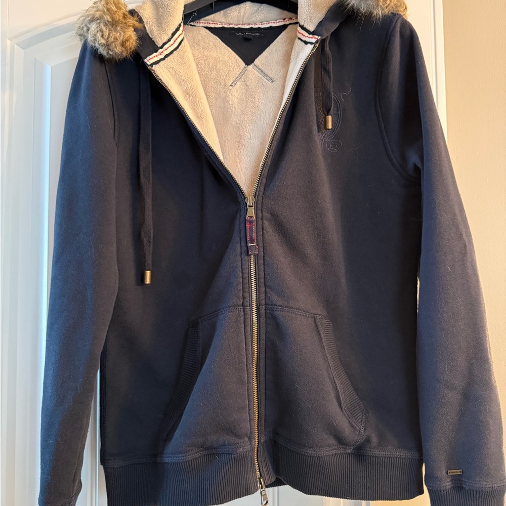 Tommy Hilfiger Navy and Cream Pullover